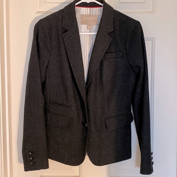 Banana Republic Jackets & Blazers - Banana Republic size 6 blazer